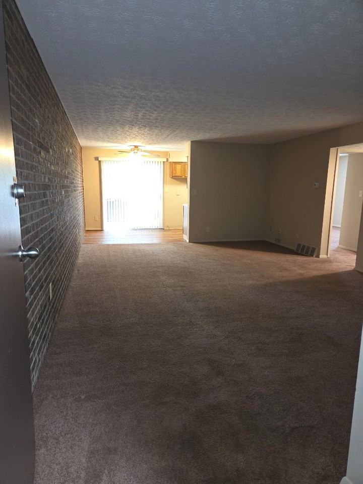 Deer Pointe - Photo 3 of 12