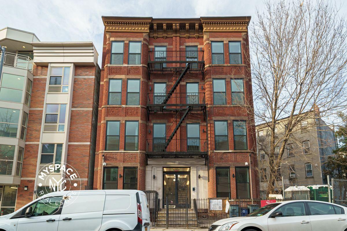 1027 Putnam Ave #1B - Photo 7 of 7