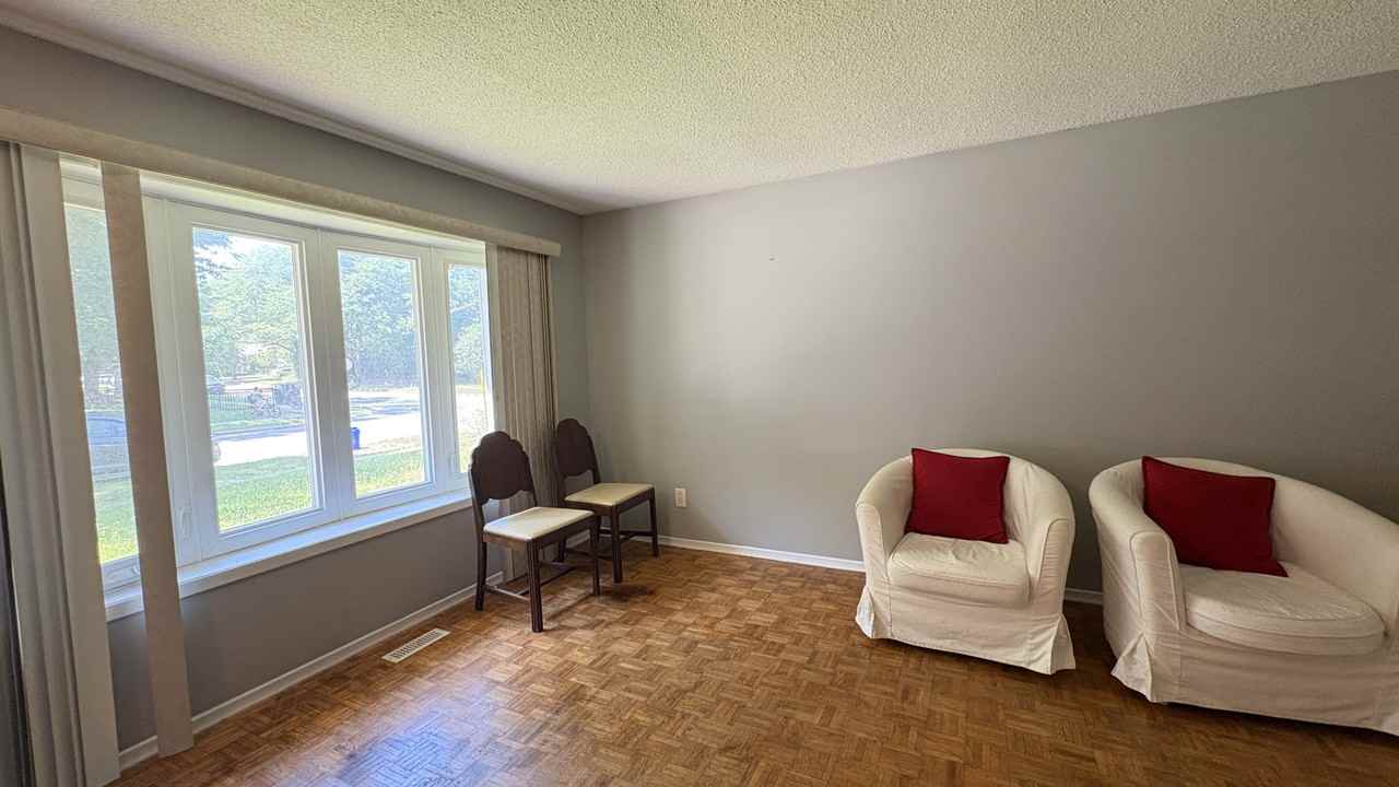 40 Amos Avenue Waterloo, ON - Photo 3 of 20