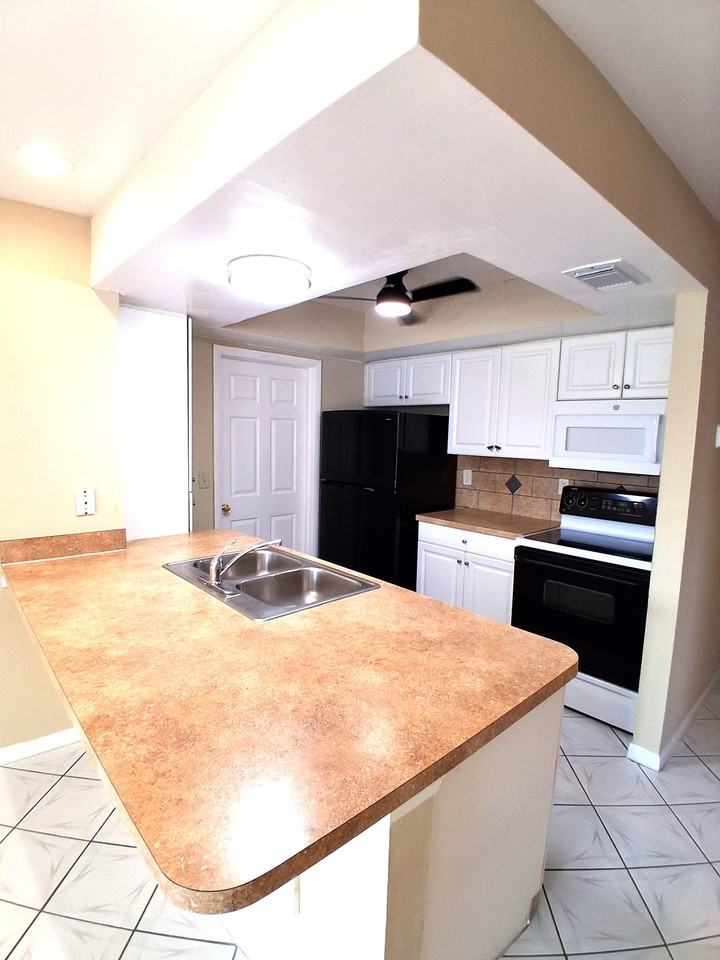 4500 Skyline Blvd #4500 - Photo 6 of 19