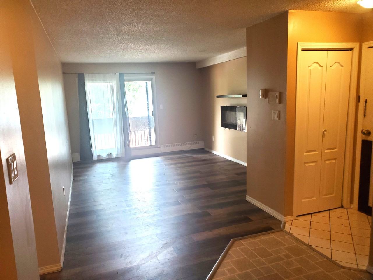 5328 54 St - Photo 6 of 11