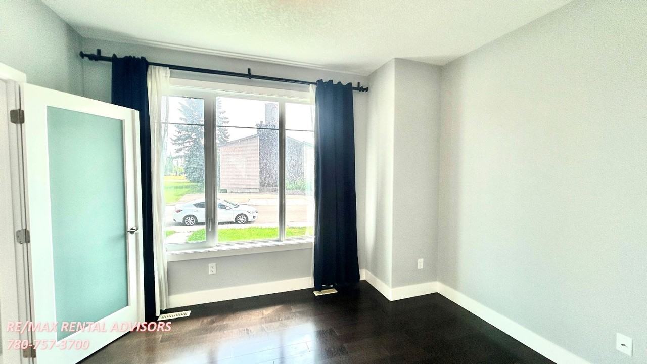 10530 62 Ave Nw - Photo 4 of 28