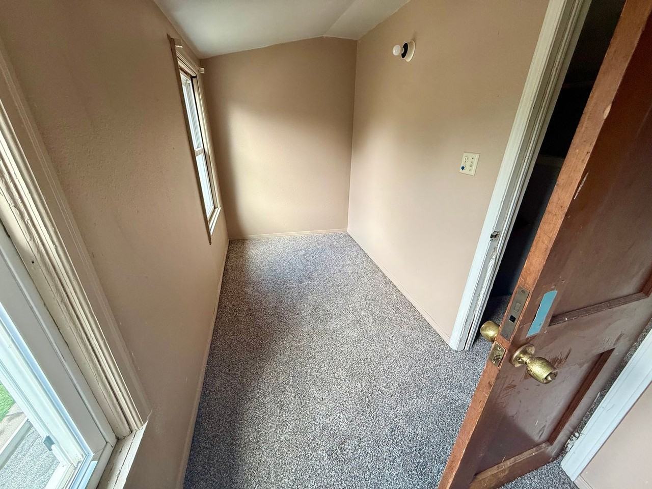 1515 S Norton Avenue (Alpha Team) - Photo 4 of 23