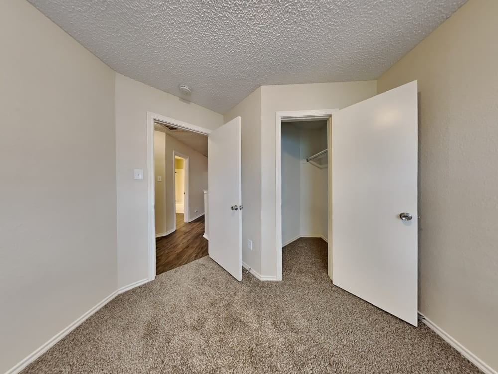 3809 Landings Road - Photo 3 of 6