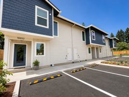 featured image of 18852 Se Mildred St #18852