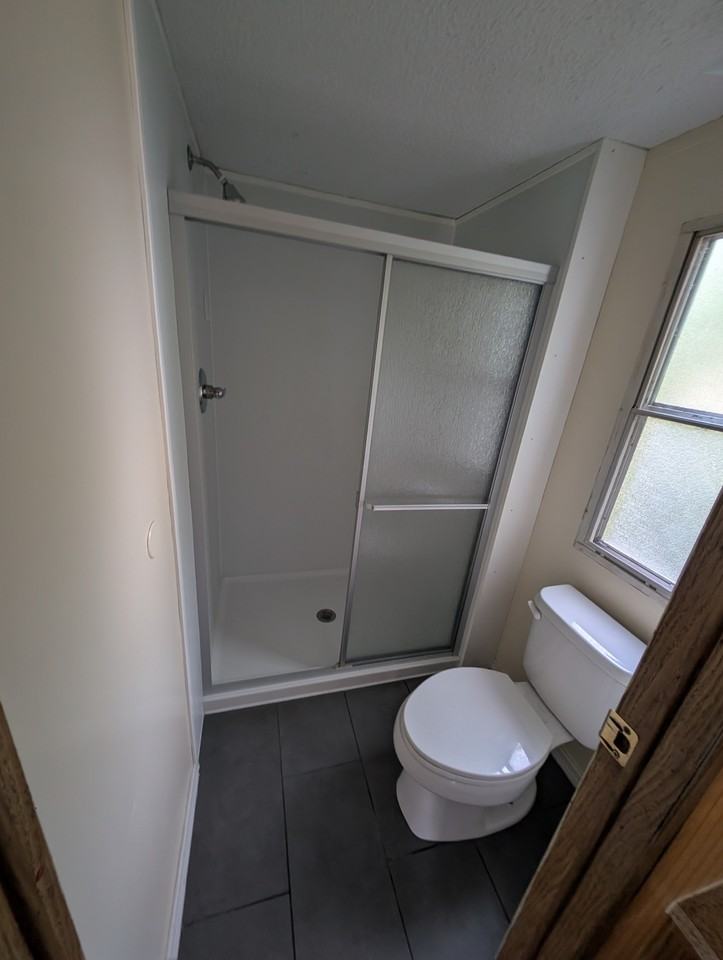 631 E 4th St #1 - Photo 5 of 11