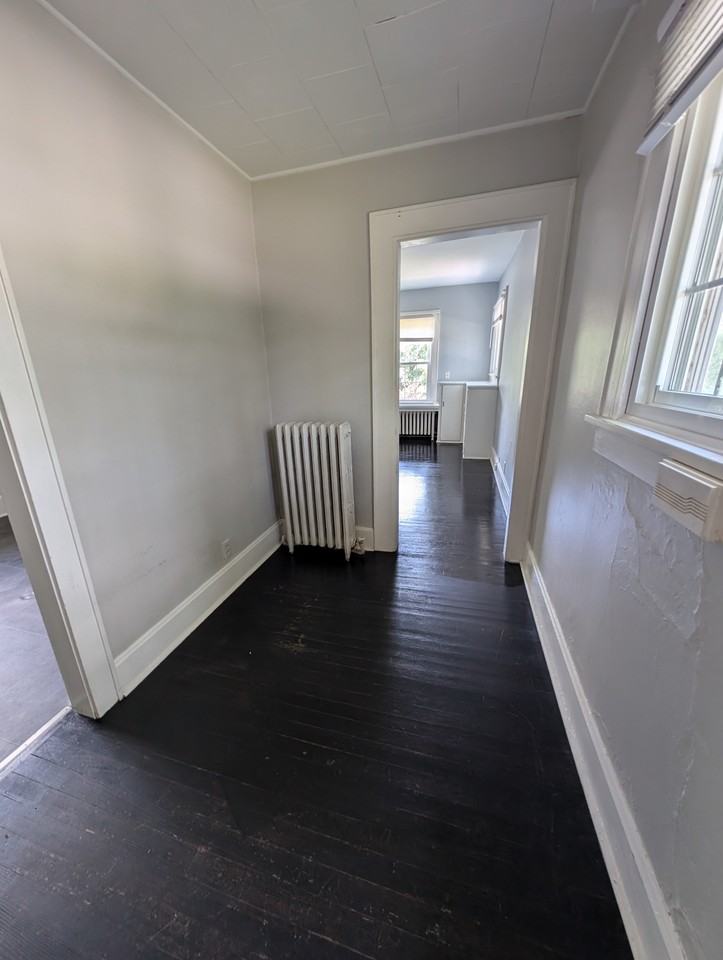 Linden Street - 548 1/2 #548-1-2 - Photo 2 of 7