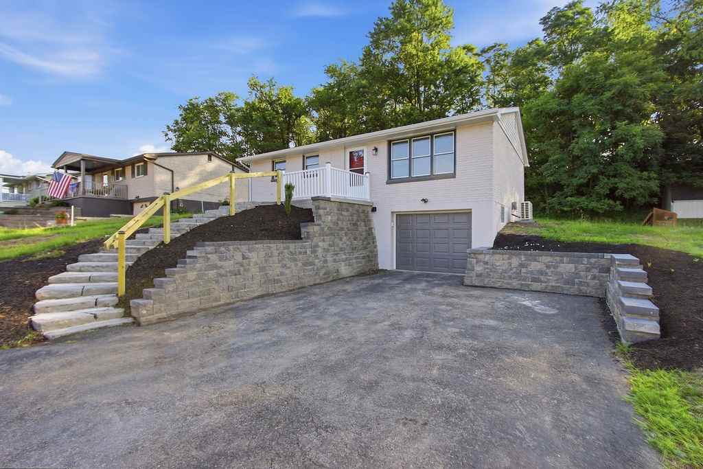 29 Janyce Dr #1 - Photo 2 of 24