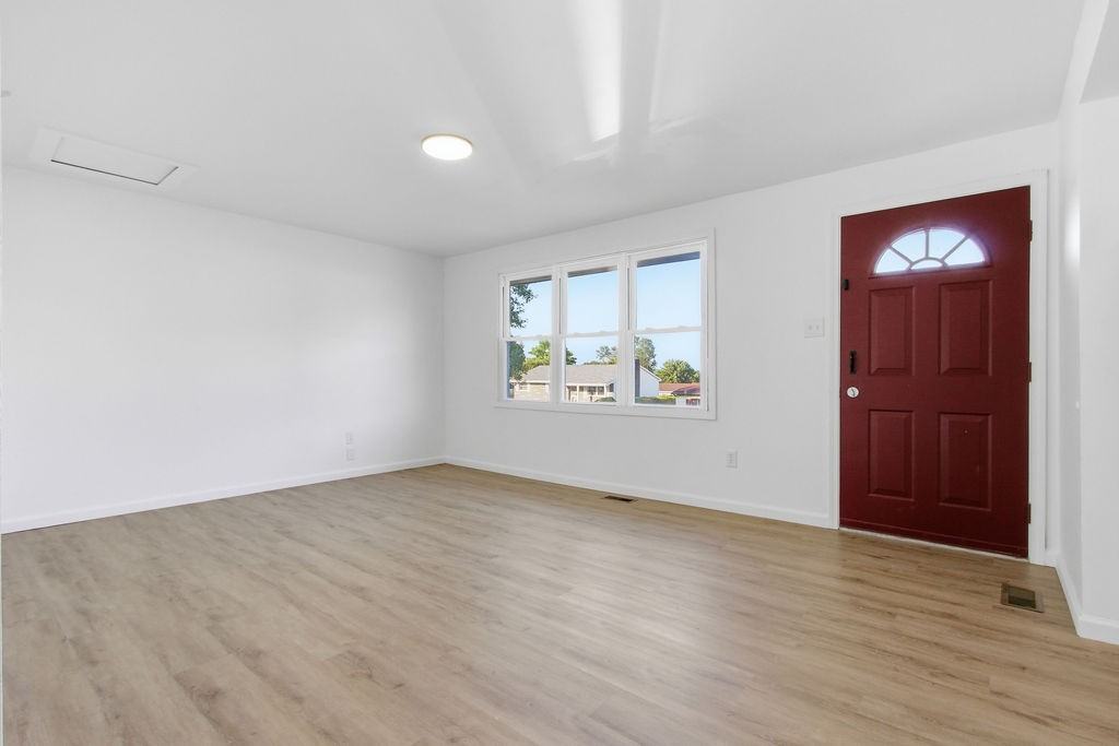 29 Janyce Dr #1 - Photo 5 of 24