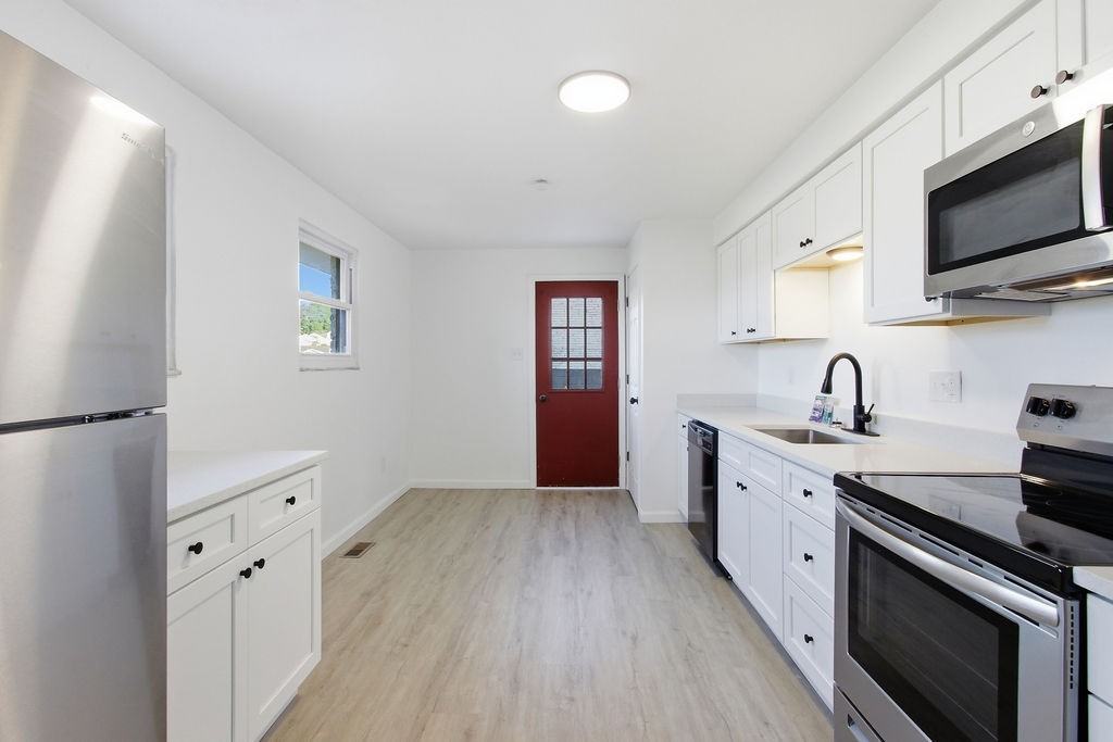 29 Janyce Dr #1 - Photo 6 of 24