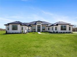 featured image of 4558 Hicks Ln #1