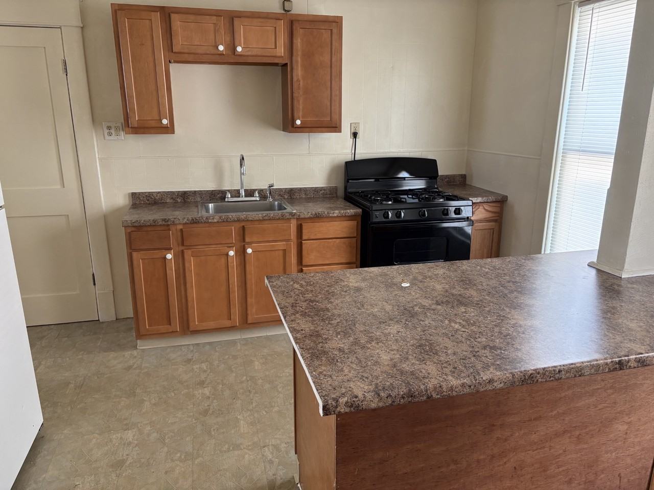 806 Hess Ave #1 - Photo 2 of 6