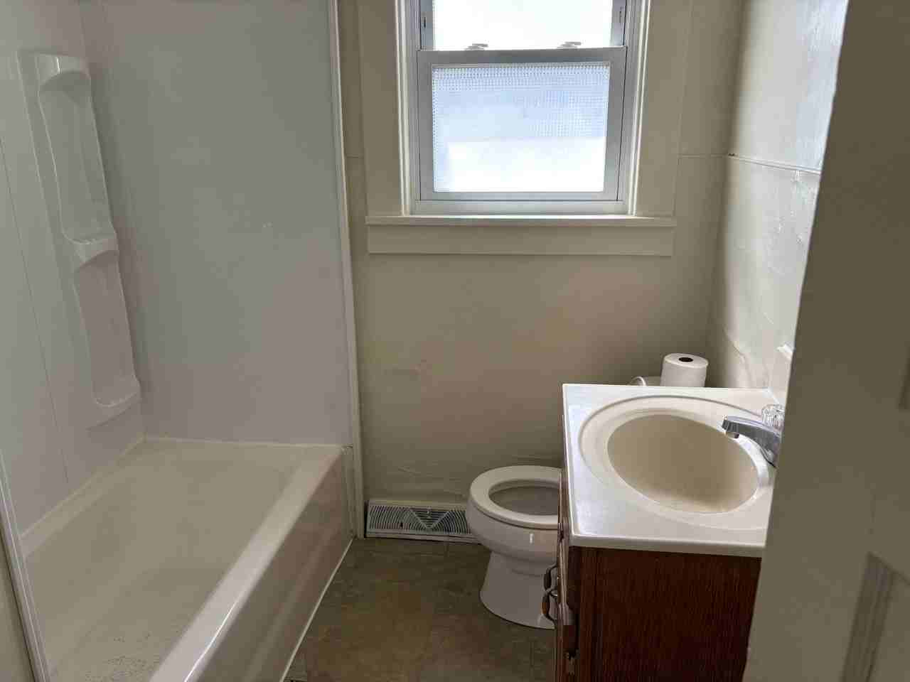 806 Hess Ave #1 - Photo 6 of 6