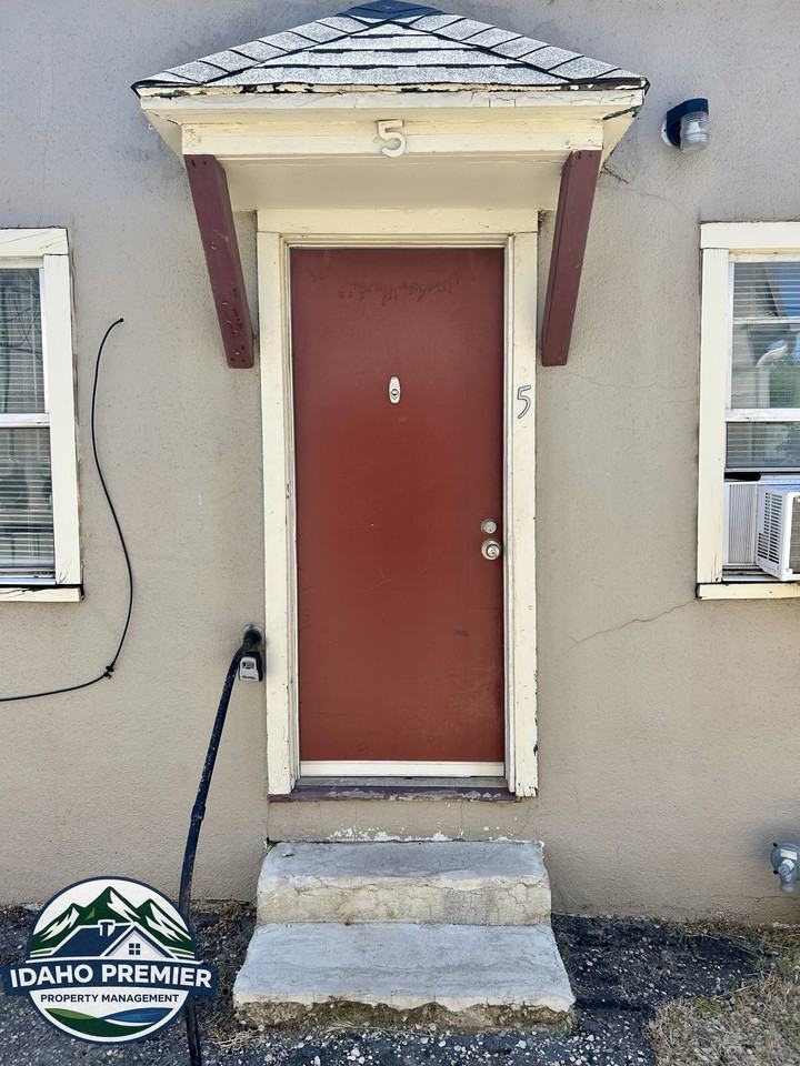 2701 W Rose Hill St #5 - Photo 2 of 12