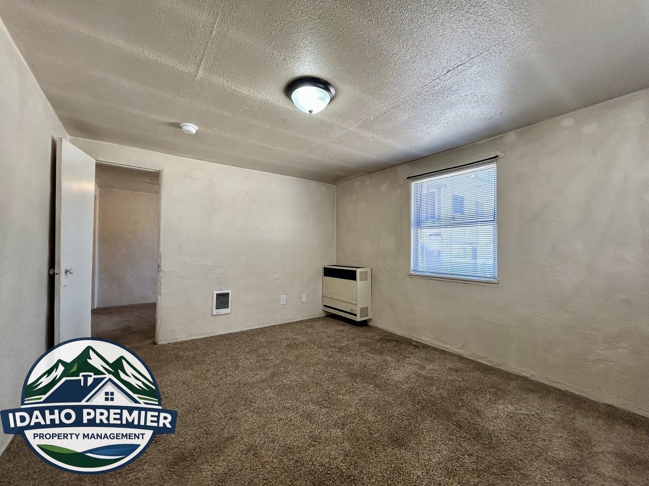 2701 W Rose Hill St #5 - Photo 3 of 12