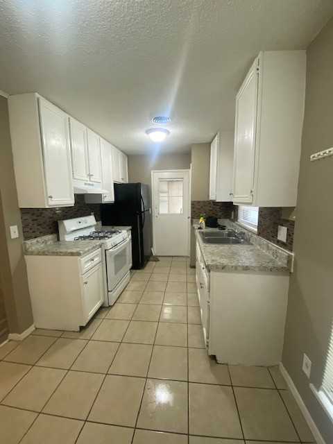 810 S 119th East Ave #61 - Photo 3 of 10