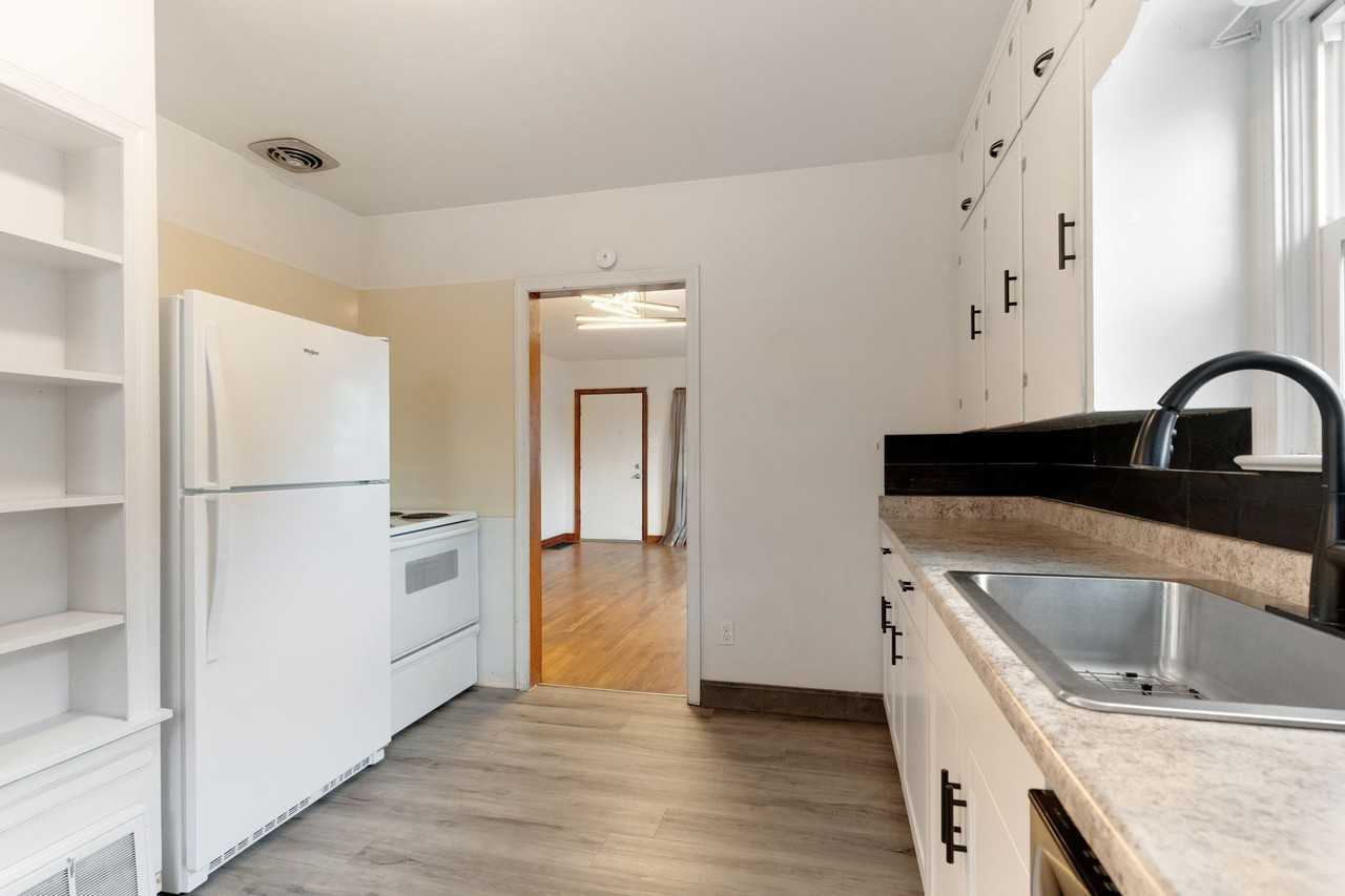 2625 Gunnison St #1 - Photo 5 of 24