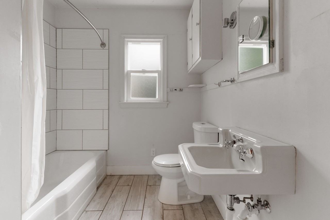 2625 Gunnison St #1 - Photo 7 of 24