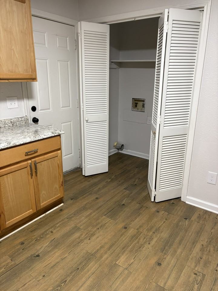 1119 Grady St #1 - Photo 6 of 14