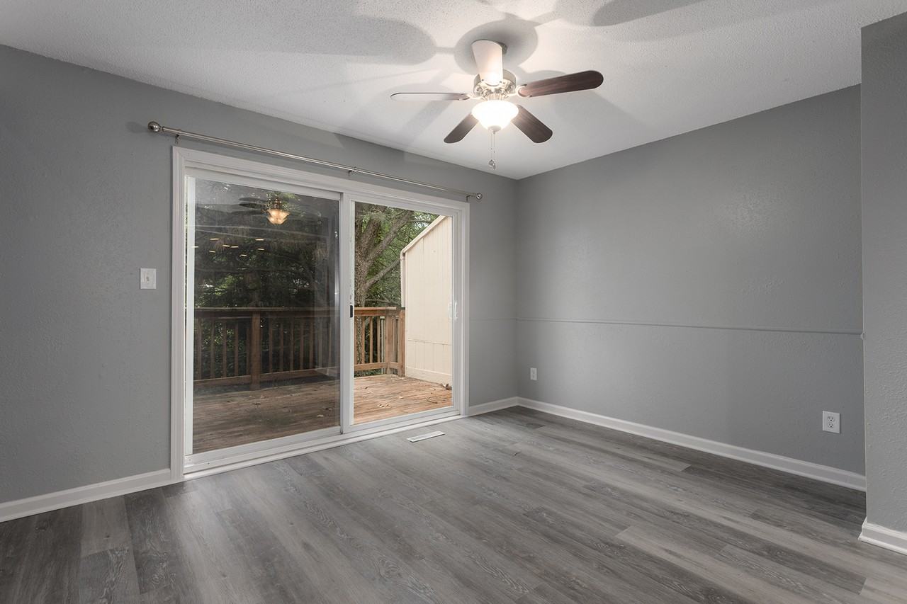577 Nw Valleybrook Rd #1 - Photo 6 of 26
