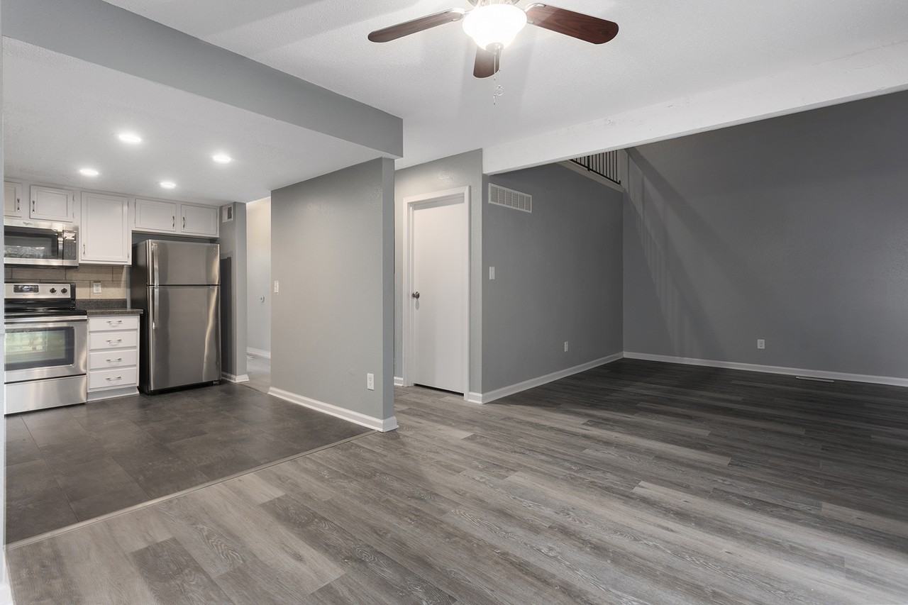 577 Nw Valleybrook Rd #1 - Photo 7 of 26