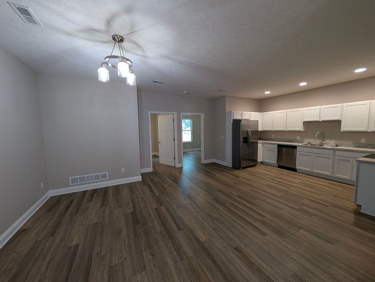 638 Treadway Blvd - Photo 3 of 11