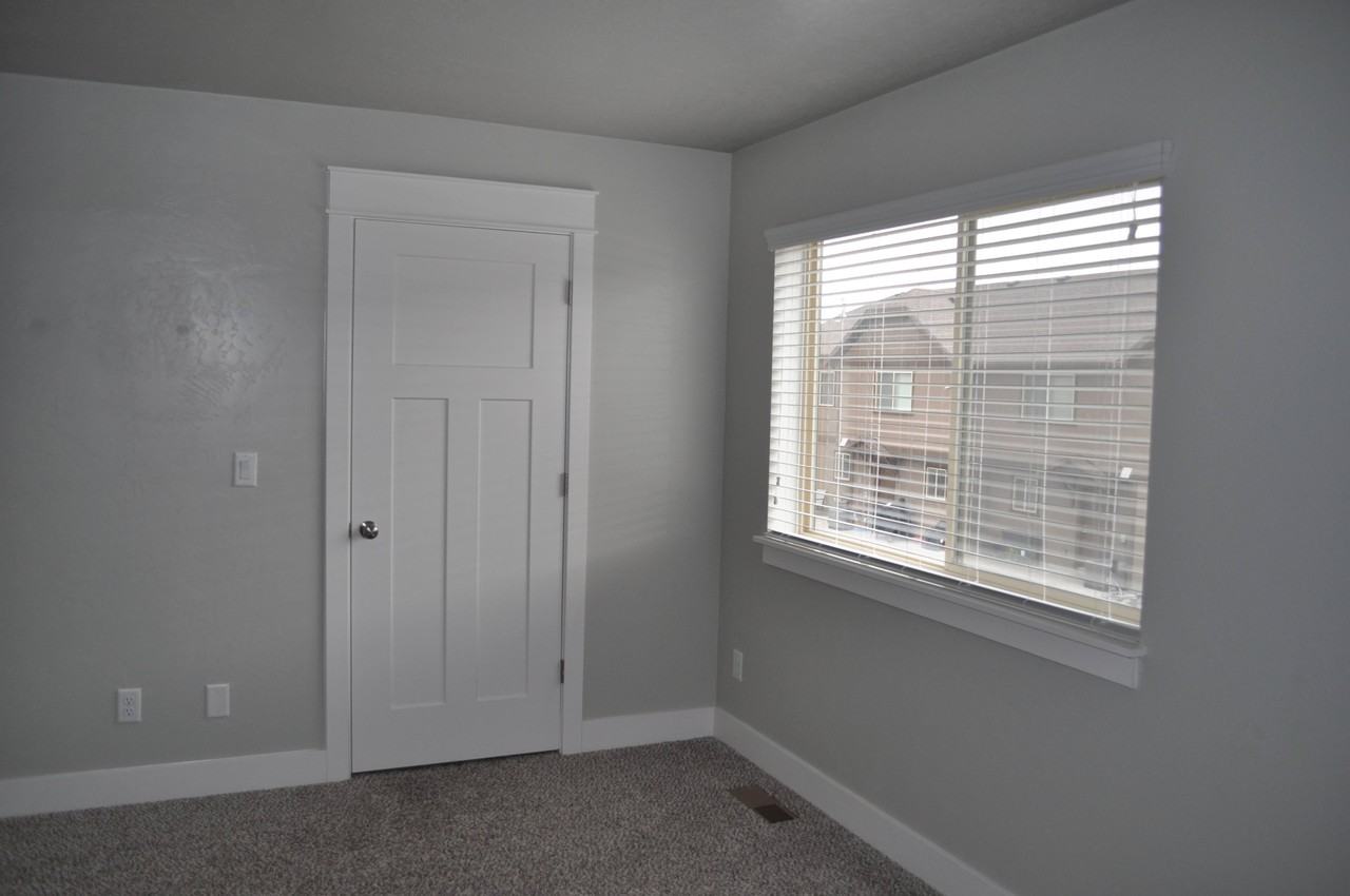 1433 N 400 W #101 - Photo 5 of 9