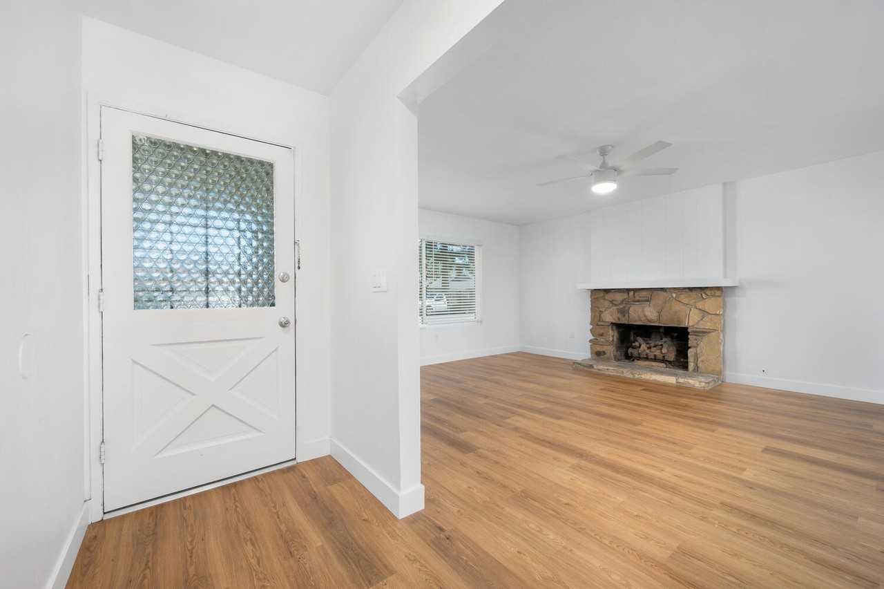 2620 W Aurora St #1 - Photo 5 of 35