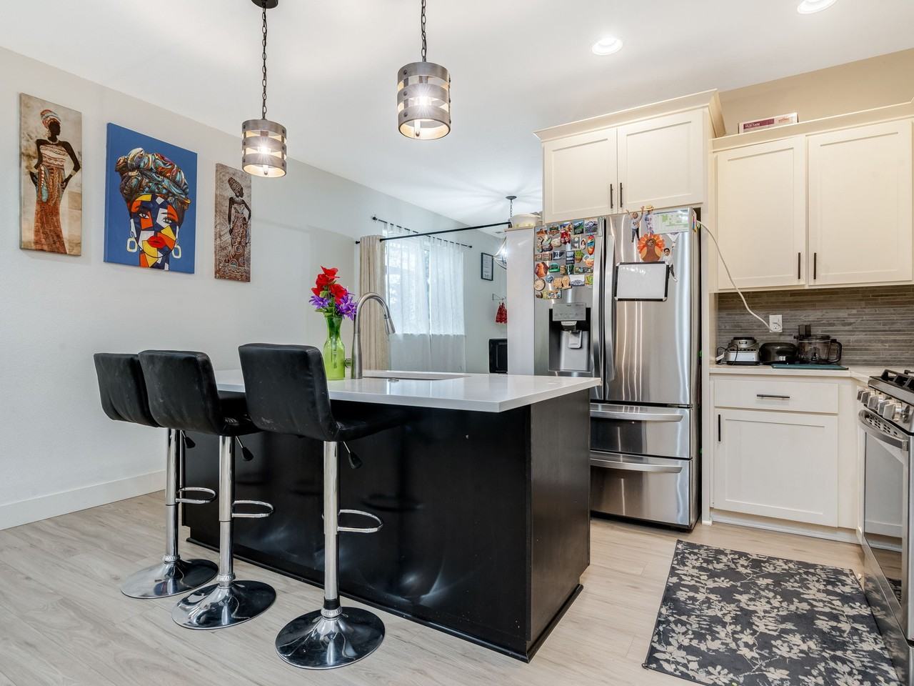 579 Nw Adams Ave #1 - Photo 5 of 16