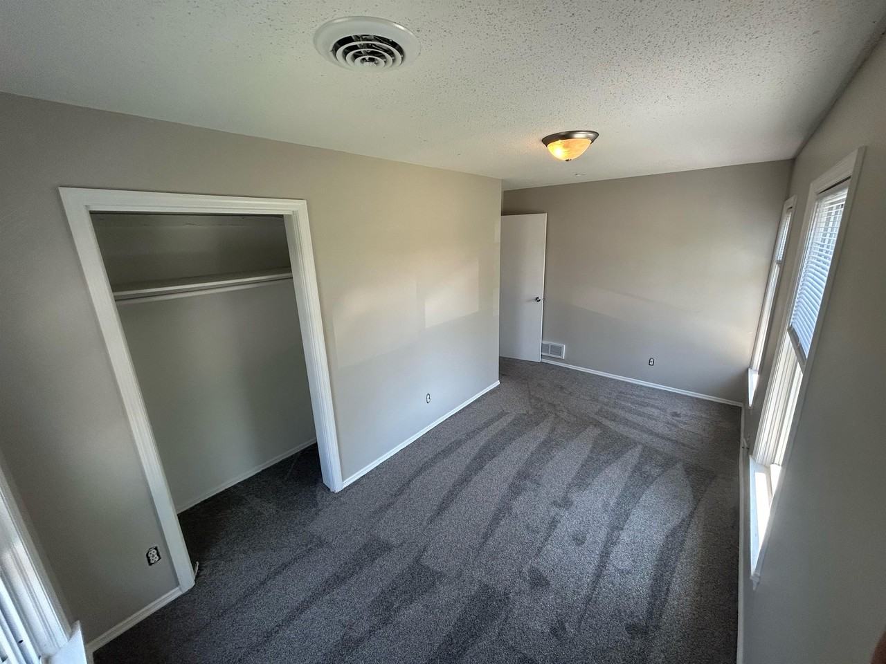 103 E Sangamon St #4 - Photo 4 of 7