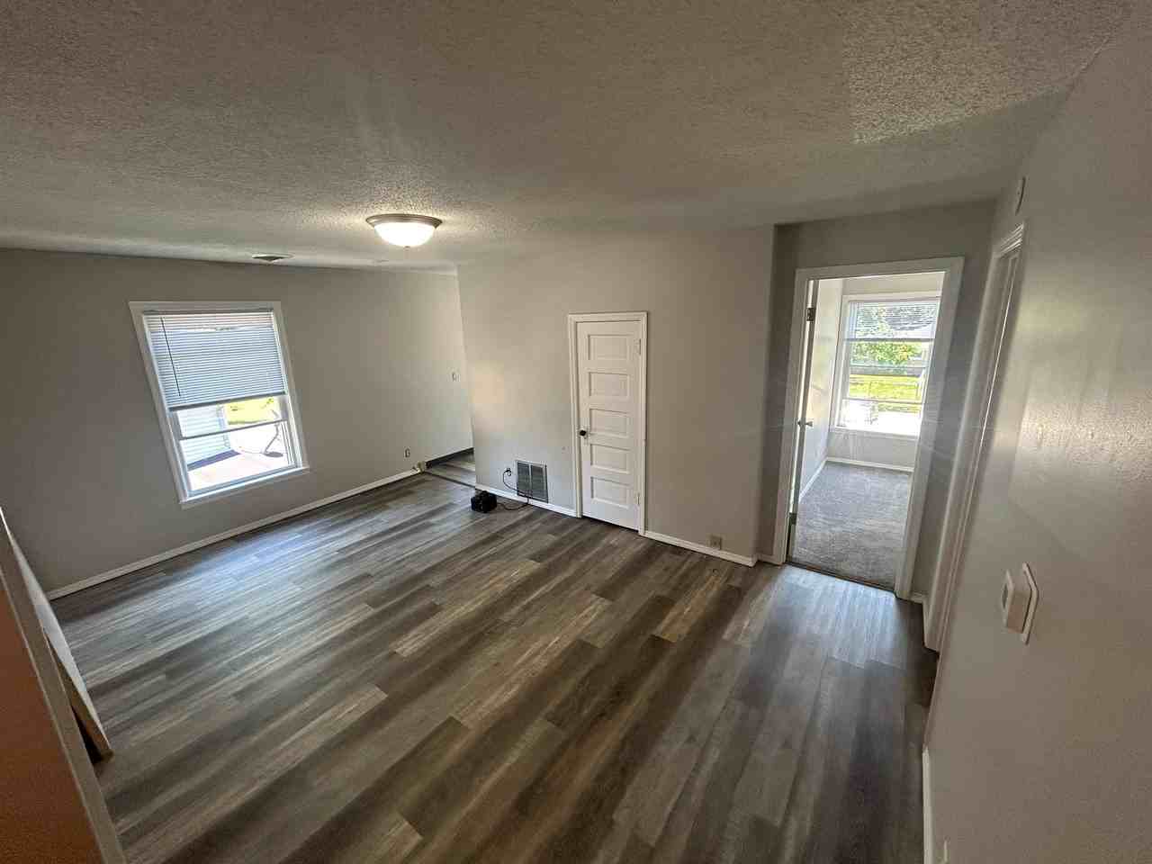 103 E Sangamon St #4 - Photo 6 of 7