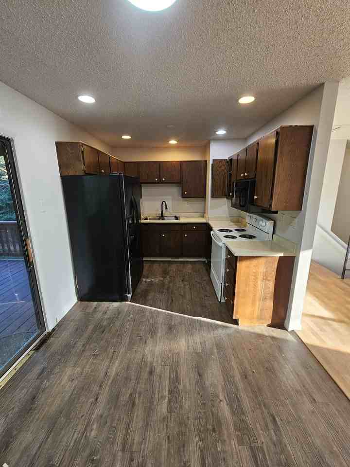 425 Cedar Ave #1 - Photo 3 of 9