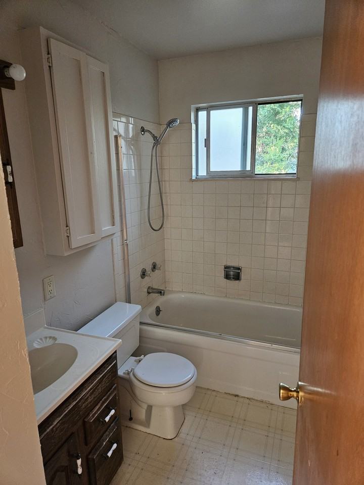 425 Cedar Ave #1 - Photo 6 of 9