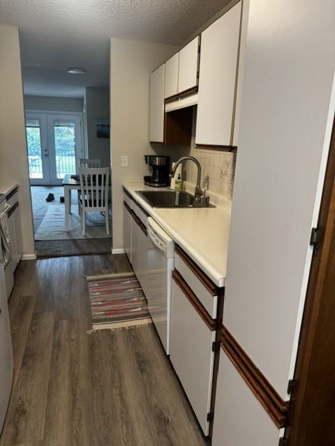 1404 Adriel Dr #1 - Photo 3 of 22