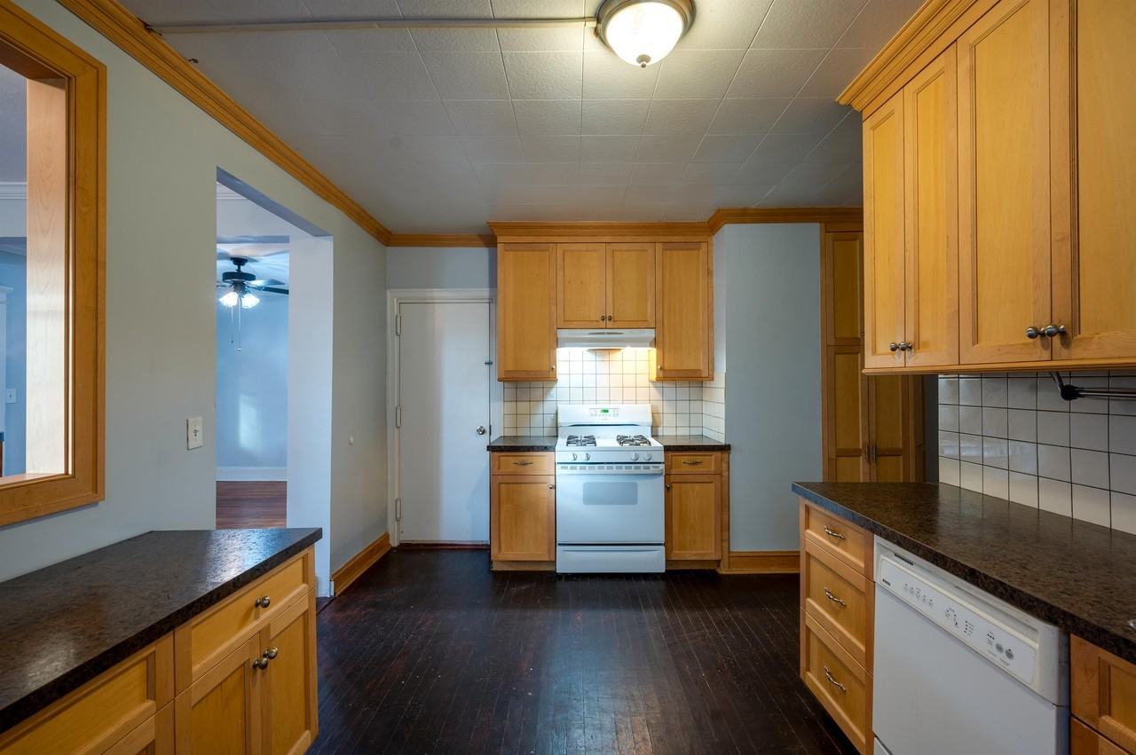 166 Beaver St Apt 1st #1 - Photo 7 of 20