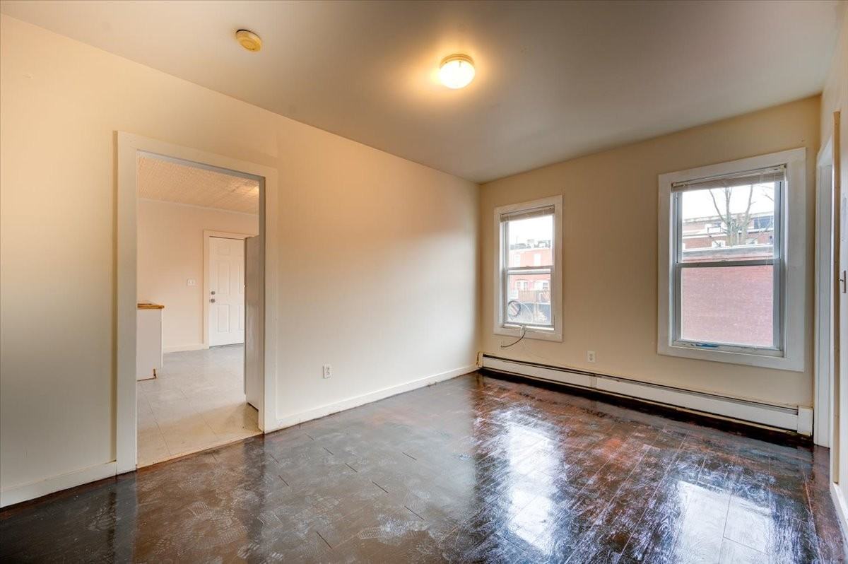 1149 Ogden Street Ext 3rd Fl #5 - Photo 4 of 50