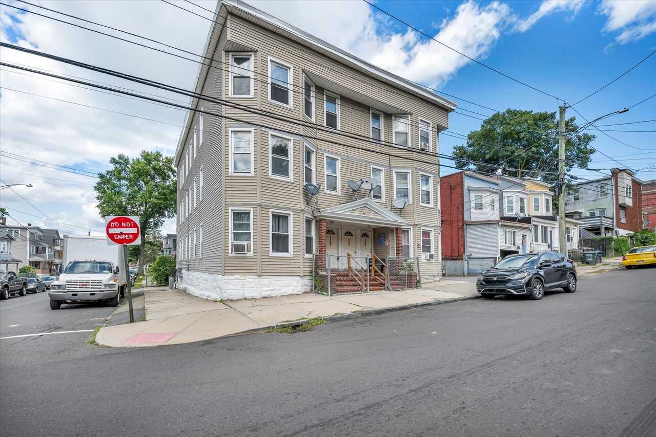 1149 Ogden Street Ext 2nd Fl #4 - Photo 6 of 27
