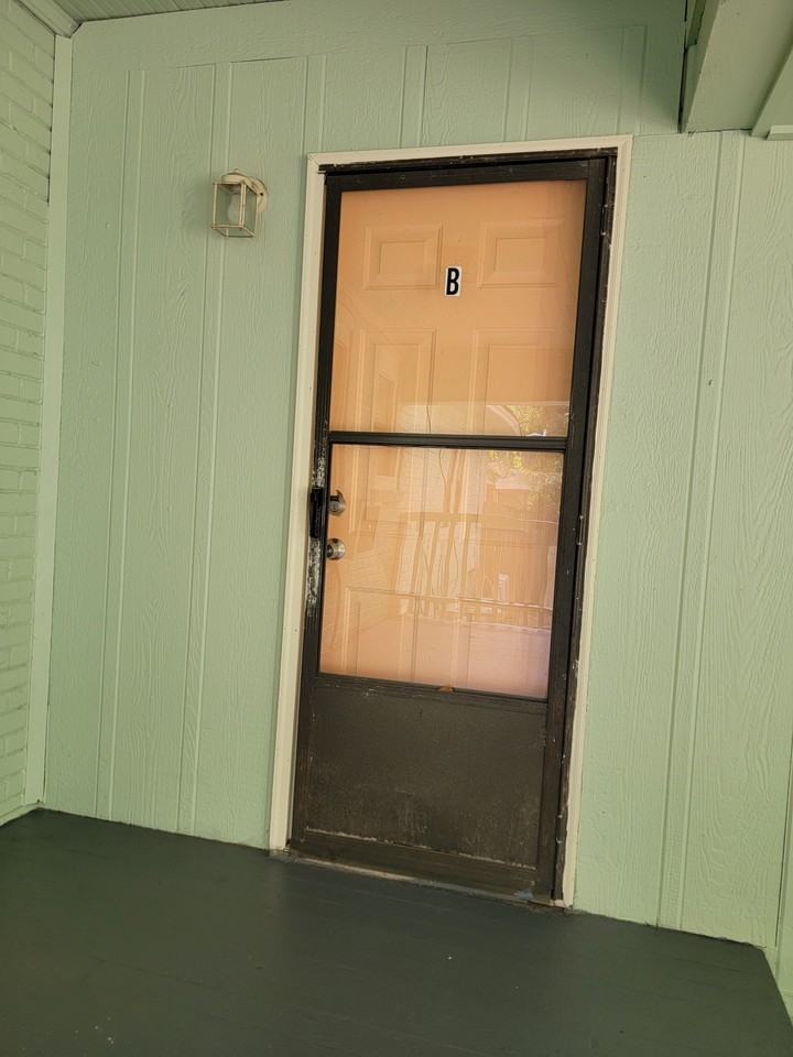822 Edwards St #1 - Photo 2 of 5