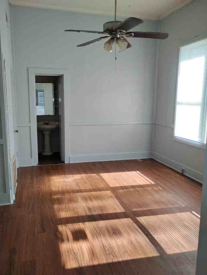 822 Edwards St #1 - Photo 4 of 5
