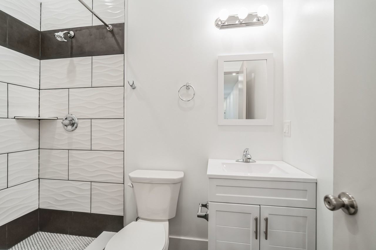 513 N 63rd St #4 - Photo 3 of 31