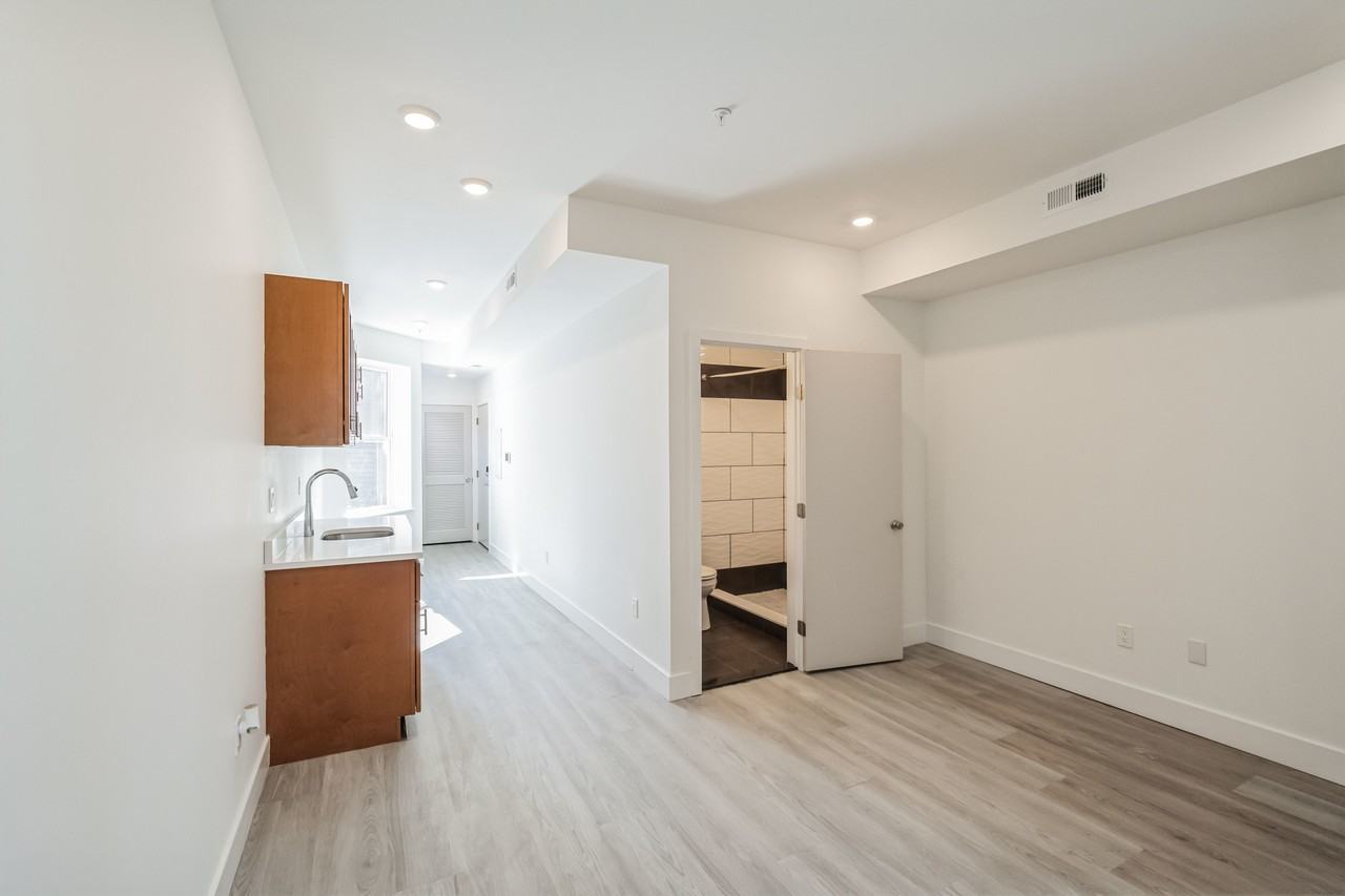 513 N 63rd St #4 - Photo 6 of 31