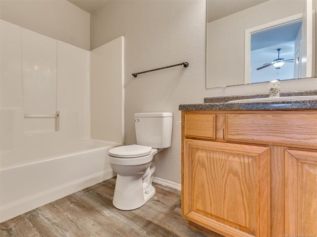1604 W Elm St #1 - Photo 7 of 10