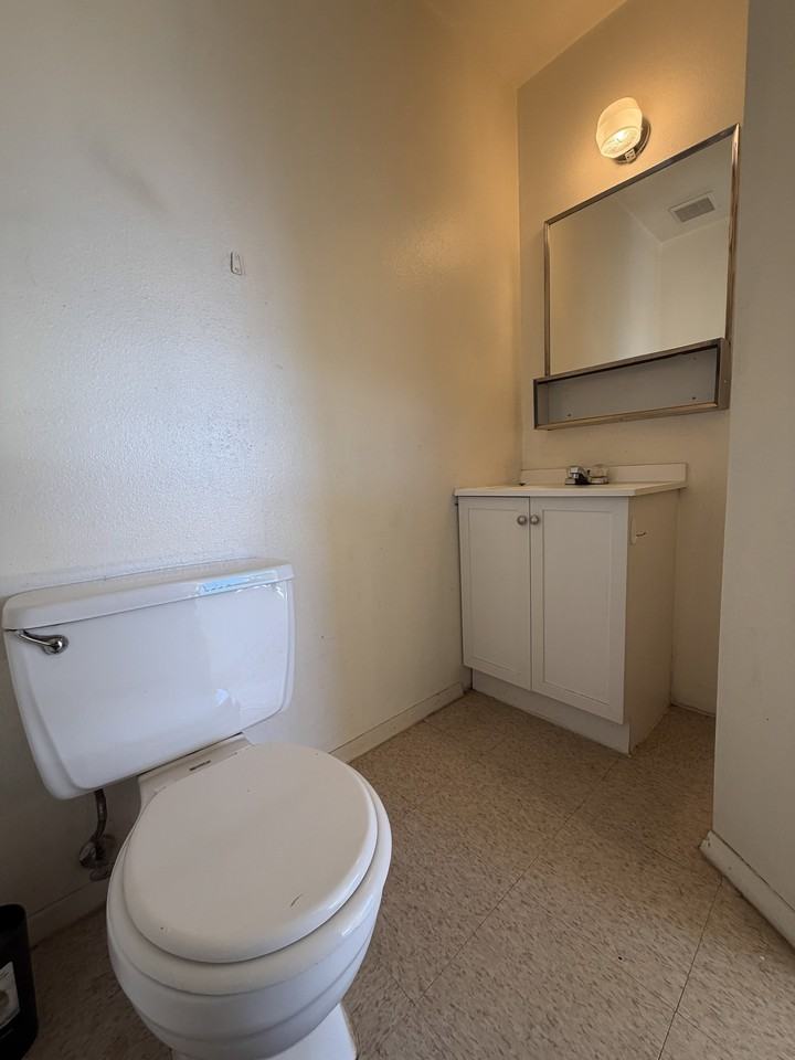 127 N Fillmore St #B - Photo 2 of 10