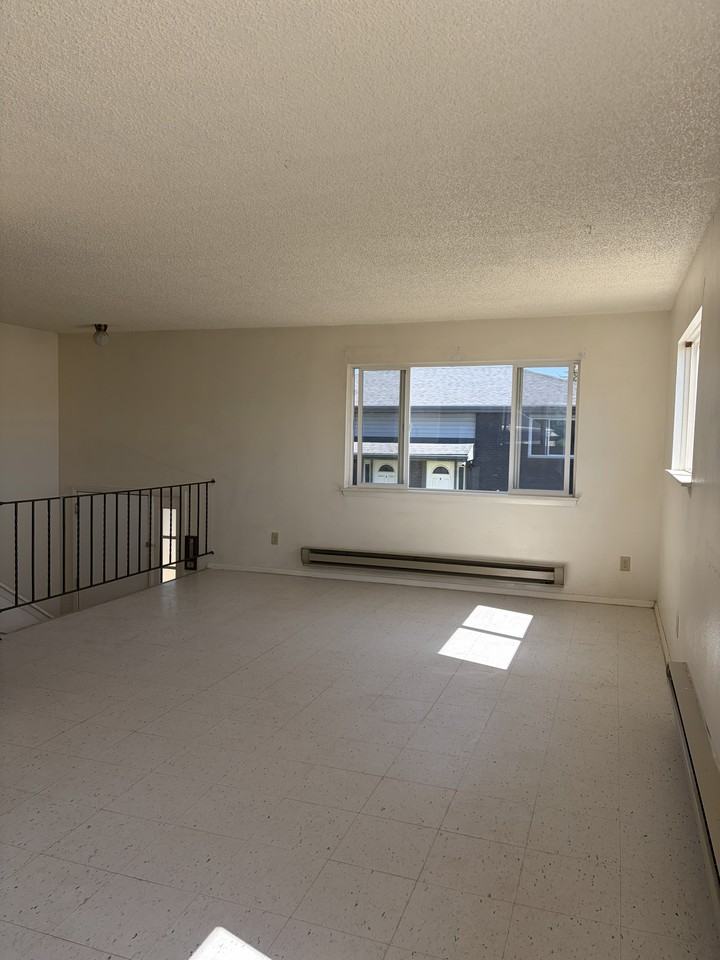 127 N Fillmore St #B - Photo 4 of 10
