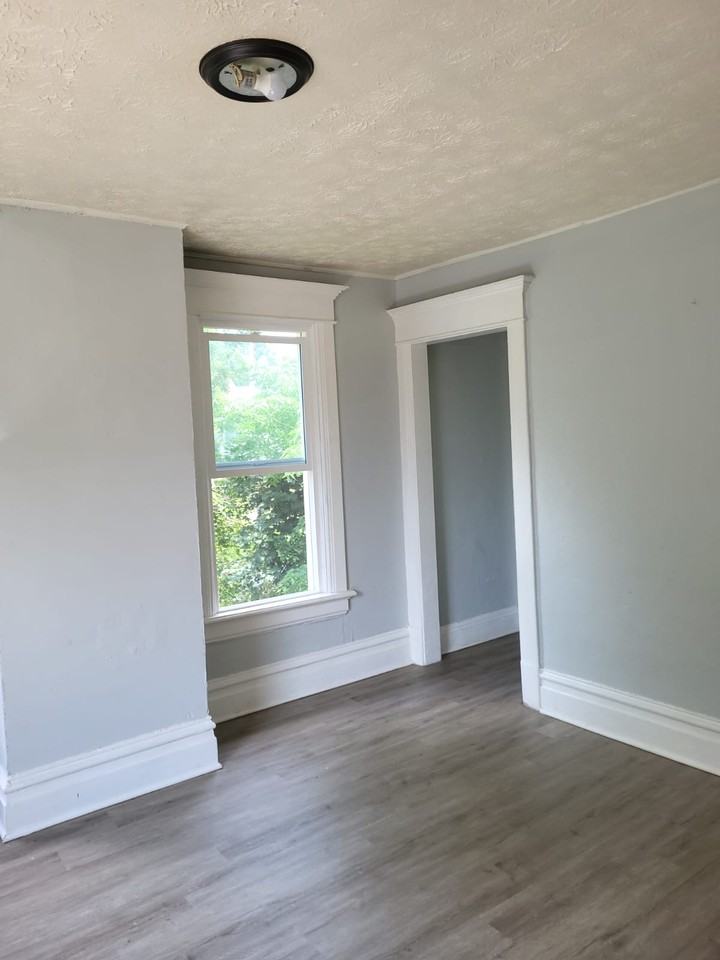 536 W Mishawaka Ave #1 - Photo 7 of 10