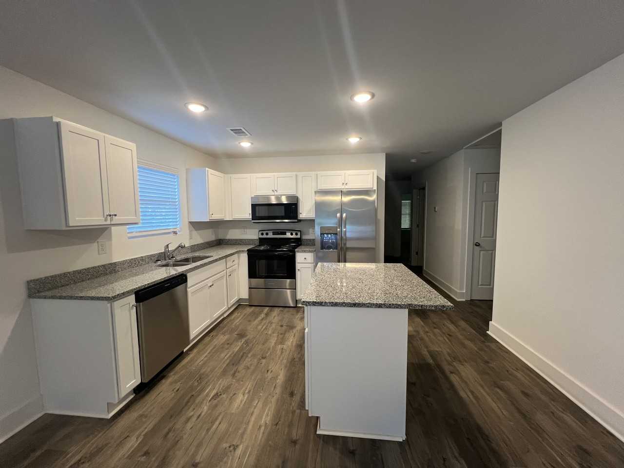 535 S Forest Ave #535 - Photo 3 of 16