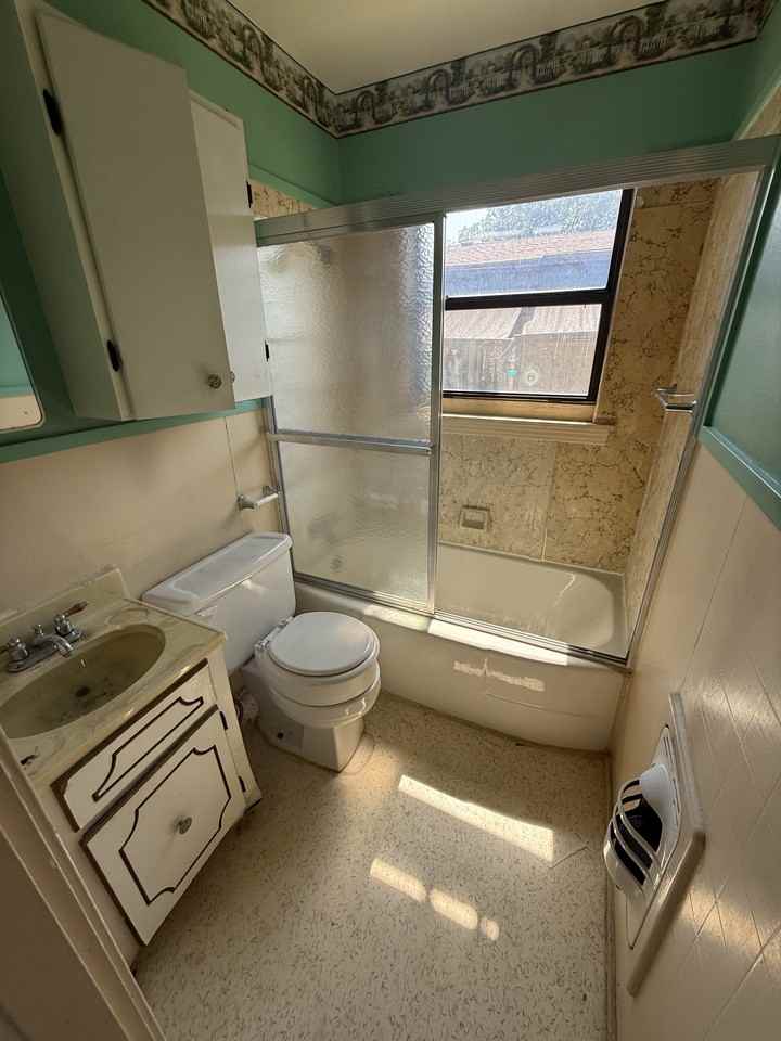 3214 Avenue T - Photo 2 of 10