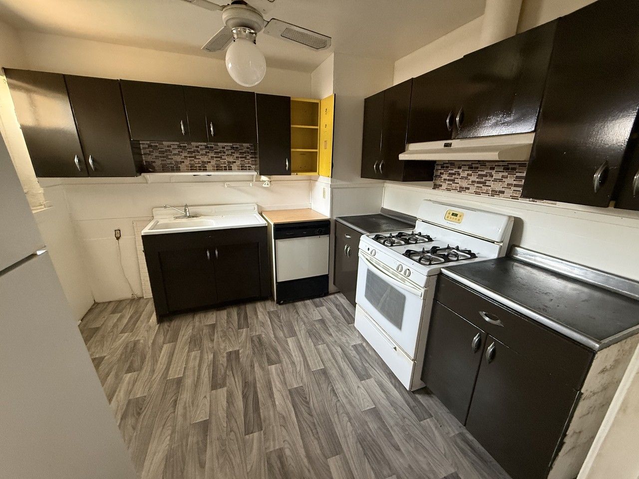 3214 Avenue T - Photo 6 of 10