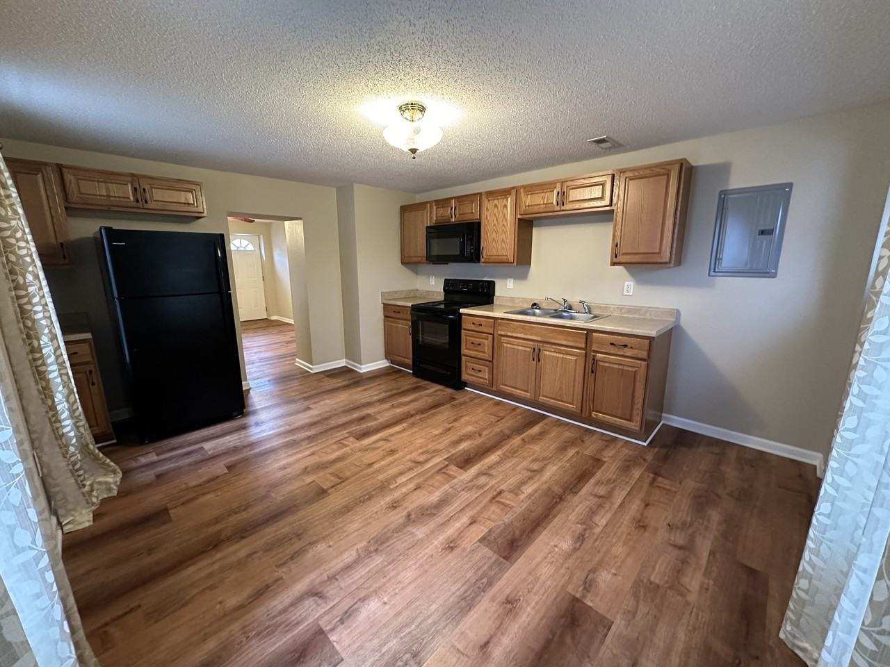 91 N Pike St #91 - Photo 4 of 13