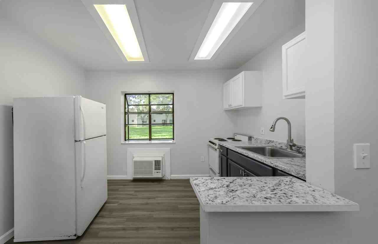 2122 Bradford Street - 1Unit 501 #1 - Photo 3 of 10
